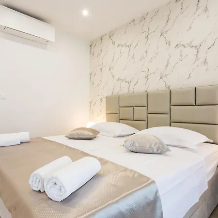 Shine Of Life Luxury Гостьовий будинок Спліт